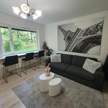 Close To The Metro And The Beach!!! With A View Of The Scandinavian Forest Estocolmo Exterior foto